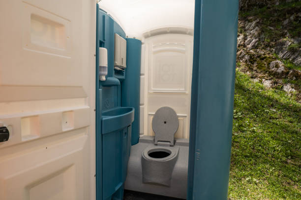 Best Portable restroom trailer rental  in Pinewood Estates, TX